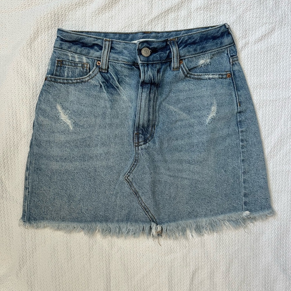 PacSun Blue Distressed Jean Denim Mini Skirt Size 24 Or Size 0 Light Wash